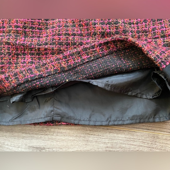 Dalia Collection pink, red and black tweed mini skirt - Picture 4 of 7